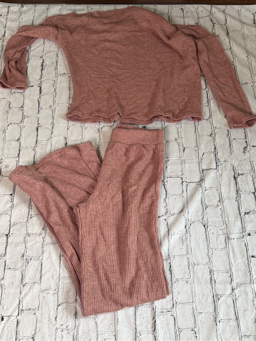 Two pc set - Picture 2 of 3